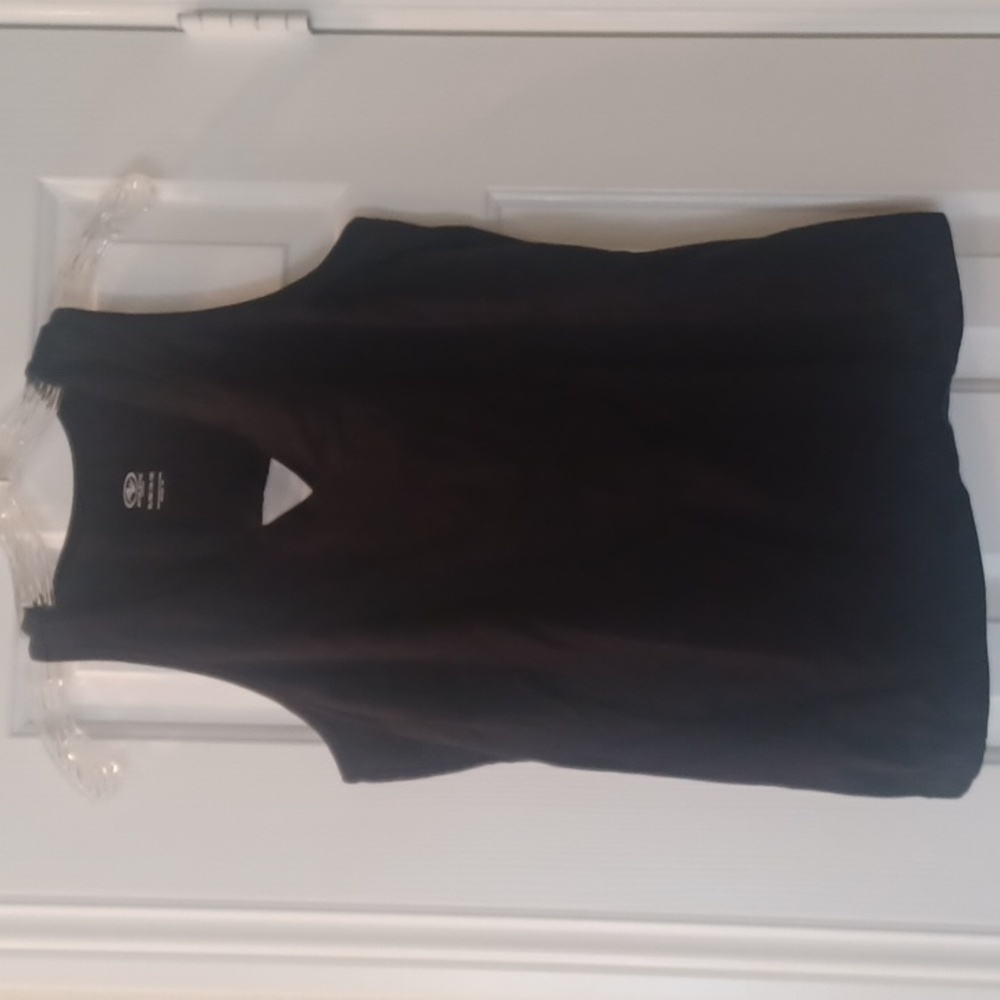*6 Athletic Tops XL
